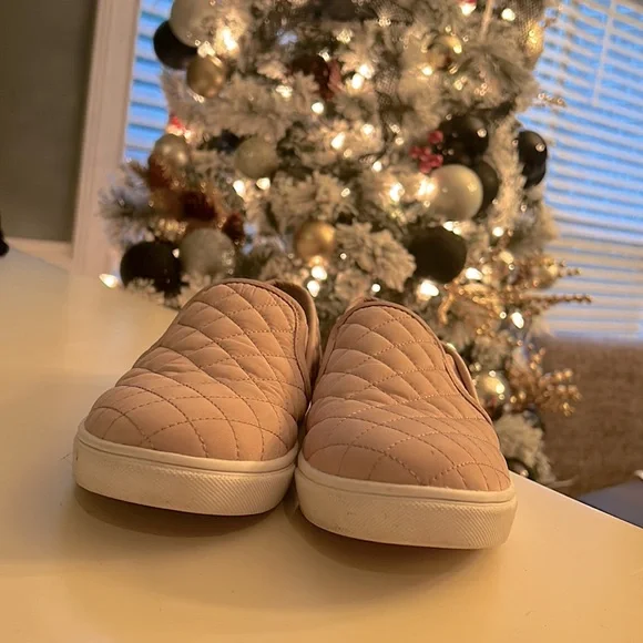 Steve Madden Size 10 women’s. Shade Pink. - Picture 2 of 5